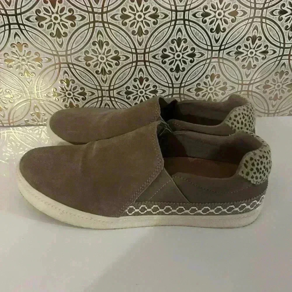 Earth Origins Tan Suede Women’s Shoes. Size 8.5. Preowned.